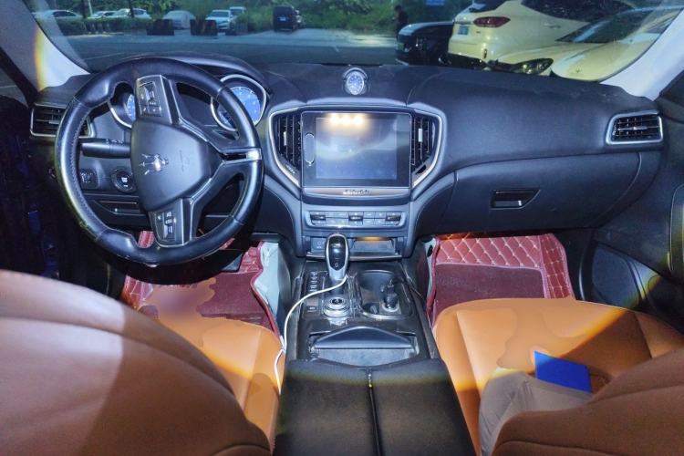 Used Maserati Ghibli 2017 3.0T Standard Edition Center Console