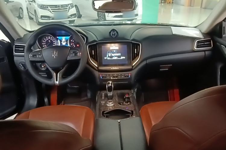 Used Maserati Ghibli 2017 3.0T Standard Edition Center Console