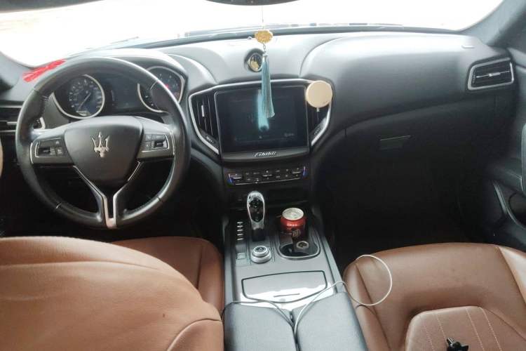 Used Maserati Ghibli 2017 3.0T Standard Edition Center Console