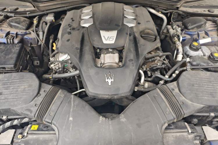 Used Maserati Ghibli 2017 3.0T Standard Edition Engine Bay