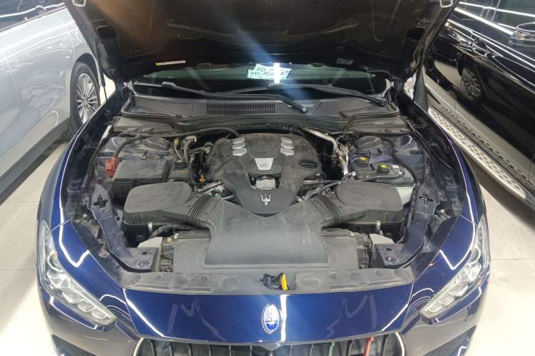 Used Maserati Ghibli 2017 3.0T Standard Edition Engine Bay