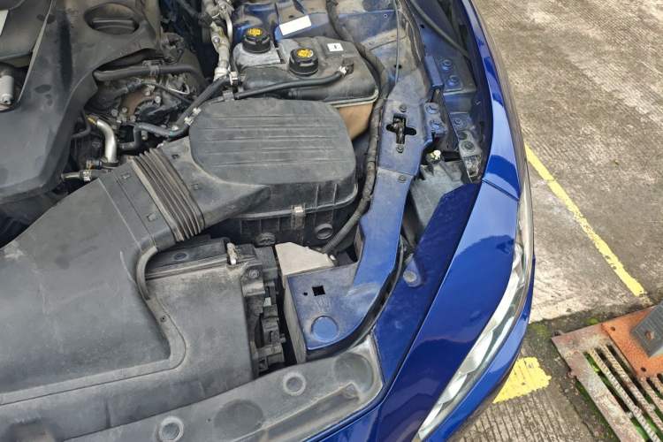 Used Maserati Ghibli 2017 3.0T Standard Edition Engine Bay Left
