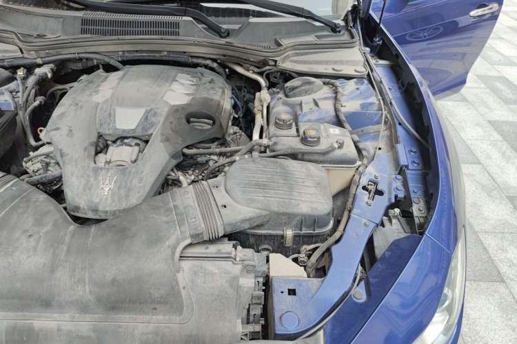 Used Maserati Ghibli 2017 3.0T Standard Edition Engine Bay Left