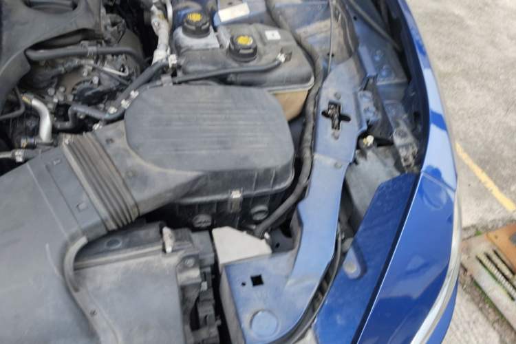 Used Maserati Ghibli 2017 3.0T Standard Edition Engine Bay Left
