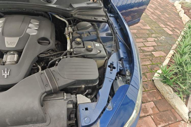 Used Maserati Ghibli 2017 3.0T Standard Edition Engine Bay Left