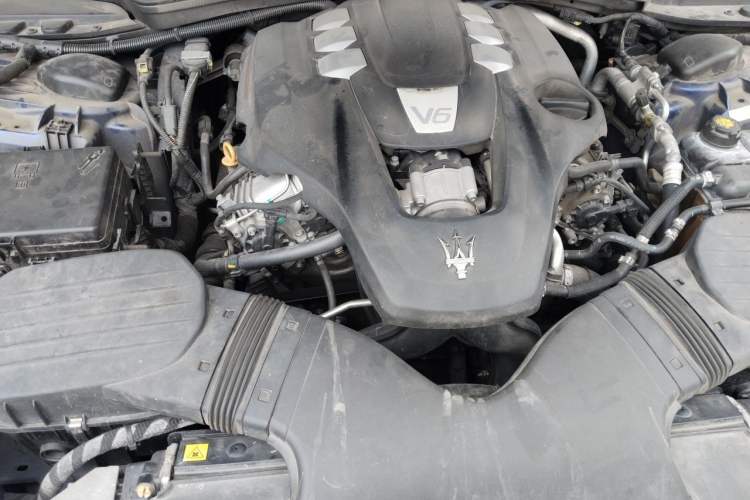 Used Maserati Ghibli 2017 3.0T Standard Edition Engine Bay