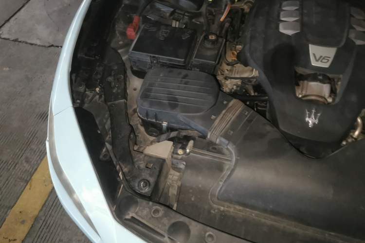 Used Maserati Ghibli 2017 3.0T Standard Edition Engine Bay Right