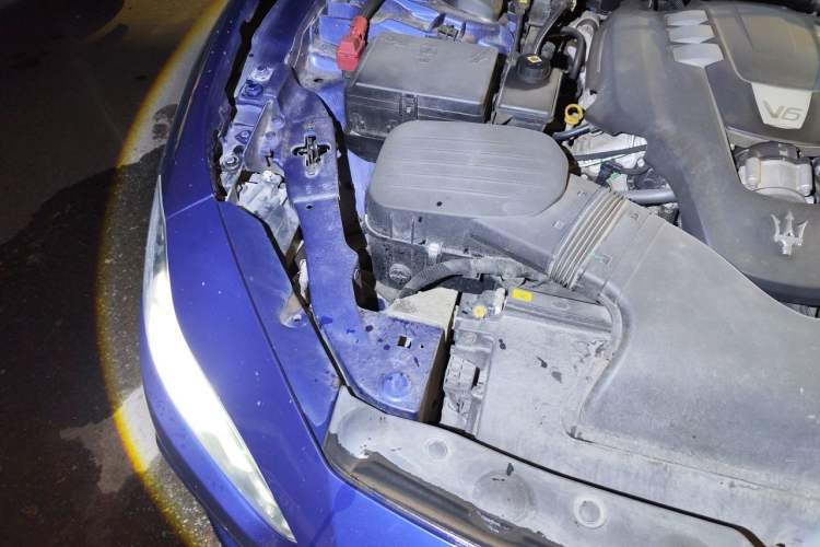Used Maserati Ghibli 2017 3.0T Standard Edition Engine Bay Right