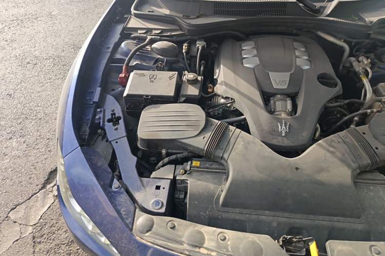Used Maserati Ghibli 2017 3.0T Standard Edition Engine Bay Right