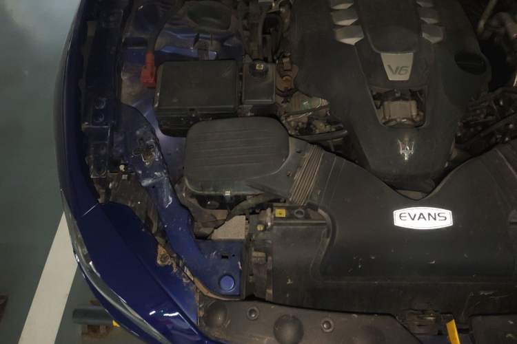 Used Maserati Ghibli 2017 3.0T Standard Edition Engine Bay Right
