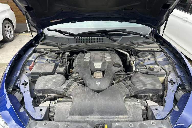 Used Maserati Ghibli 2017 3.0T Standard Edition Engine Bay