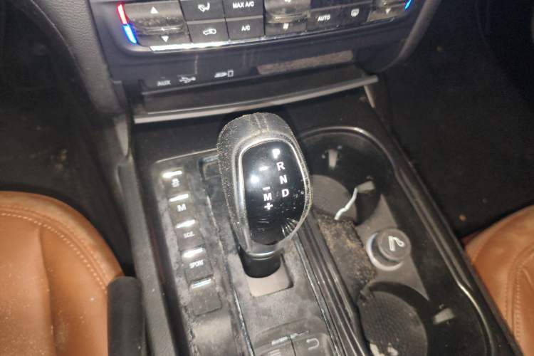 Used Maserati Ghibli 2017 3.0T Standard Edition Gear Lever