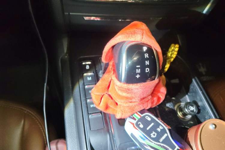 Used Maserati Ghibli 2017 3.0T Standard Edition Gear Lever
