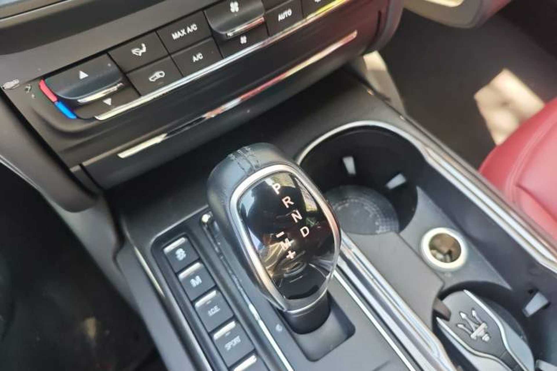 Used Maserati Ghibli 2017 3.0T Standard Edition Gear Lever