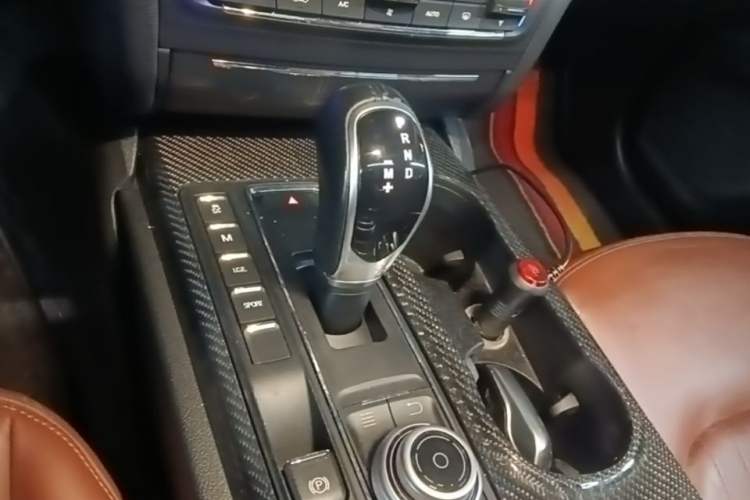 Used Maserati Ghibli 2017 3.0T Standard Edition Gear Lever