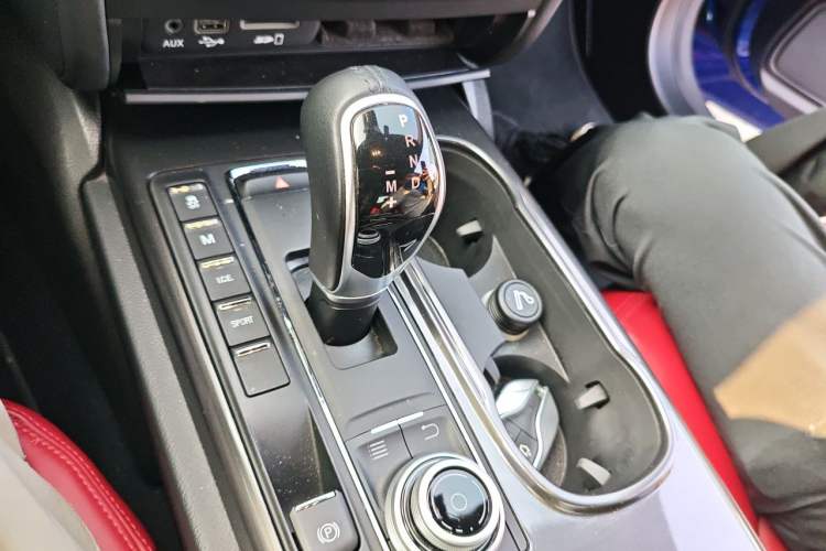 Used Maserati Ghibli 2017 3.0T Standard Edition Gear Lever