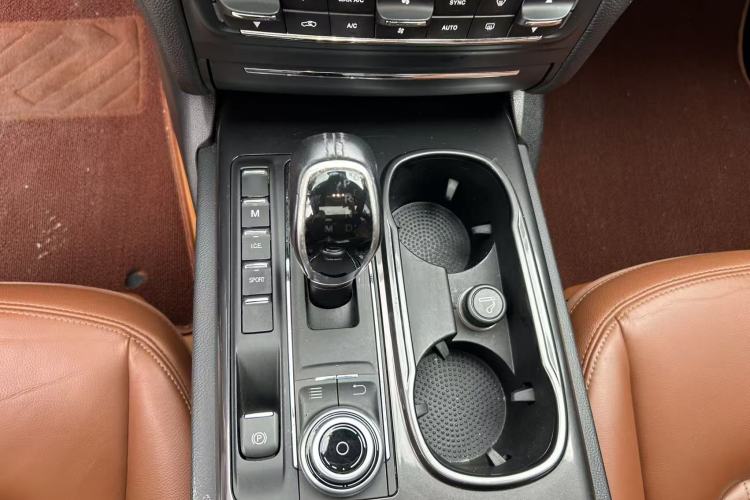 Used Maserati Ghibli 2017 3.0T Standard Edition Gear Lever