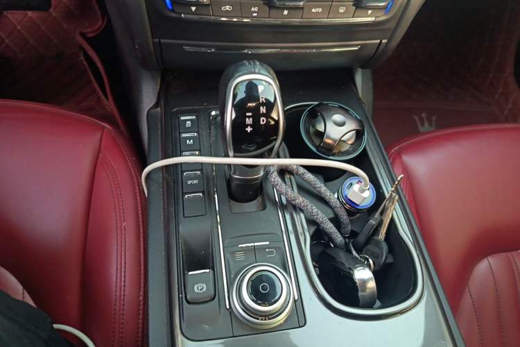Used Maserati Ghibli 2017 3.0T Standard Edition Gear Lever