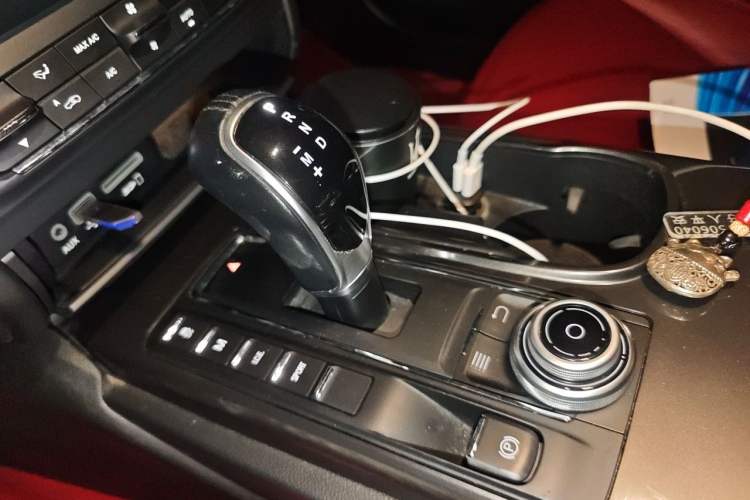 Used Maserati Ghibli 2017 3.0T Standard Edition Gear Lever