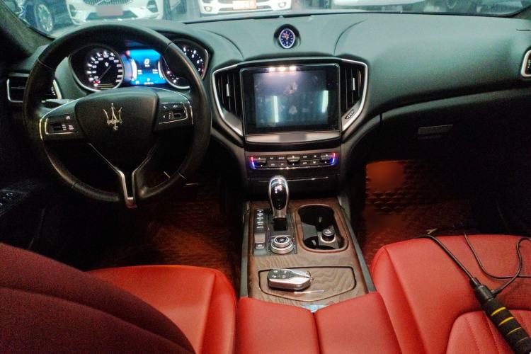 Used Maserati Ghibli 2017 3.0T Standard Edition Interior 2