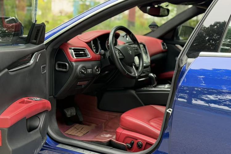 Used Maserati Ghibli 2017 3.0T Standard Edition Interior 4