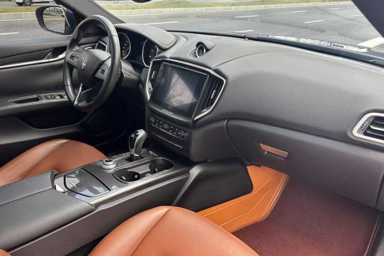 Used Maserati Ghibli 2017 3.0T Standard Edition Interior 4