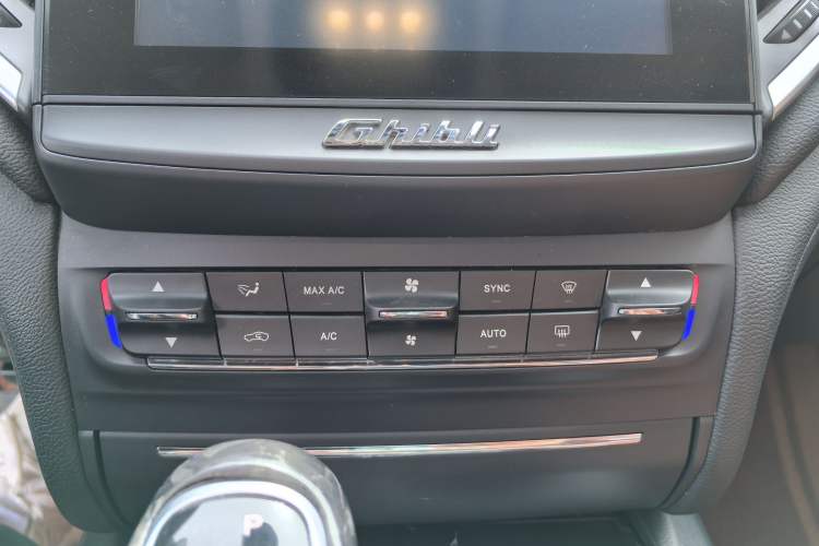 Used Maserati Ghibli 2017 3.0T Standard Edition Interior 5