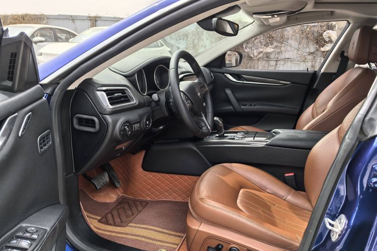 Used Maserati Ghibli 2017 3.0T Standard Edition Interior 8