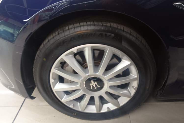 Used Maserati Ghibli 2017 3.0T Standard Edition Left Front Wheel Hub