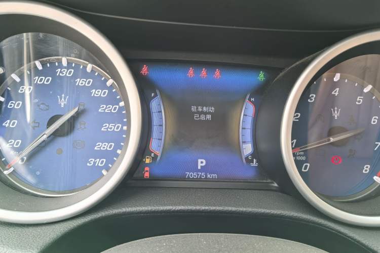 Used Maserati Ghibli 2017 3.0T Standard Edition Odometer Close Up