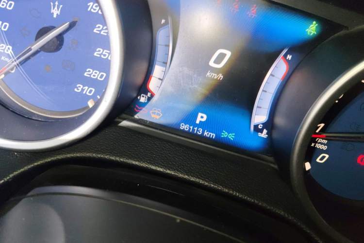 Used Maserati Ghibli 2017 3.0T Standard Edition Odometer Close Up
