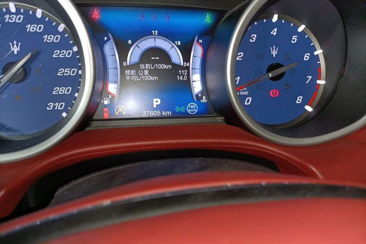 Used Maserati Ghibli 2017 3.0T Standard Edition Odometer Close Up