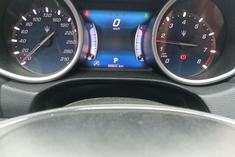 Used Maserati Ghibli 2017 3.0T Standard Edition Odometer Close Up