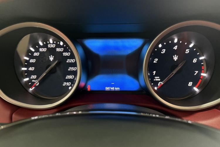 Used Maserati Ghibli 2017 3.0T Standard Edition Odometer Close Up