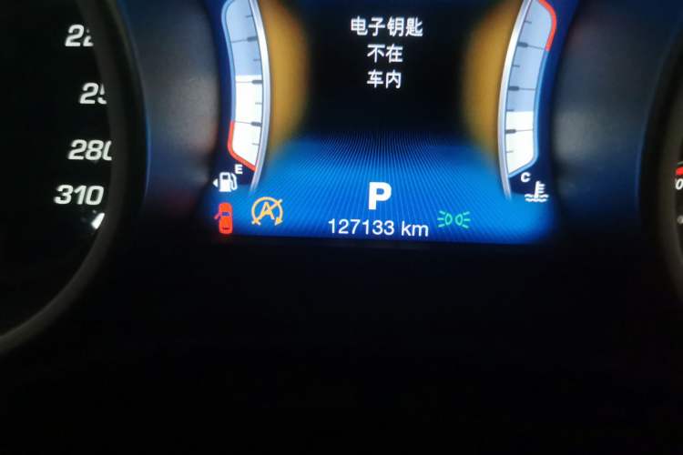 Used Maserati Ghibli 2017 3.0T Standard Edition Odometer Close Up