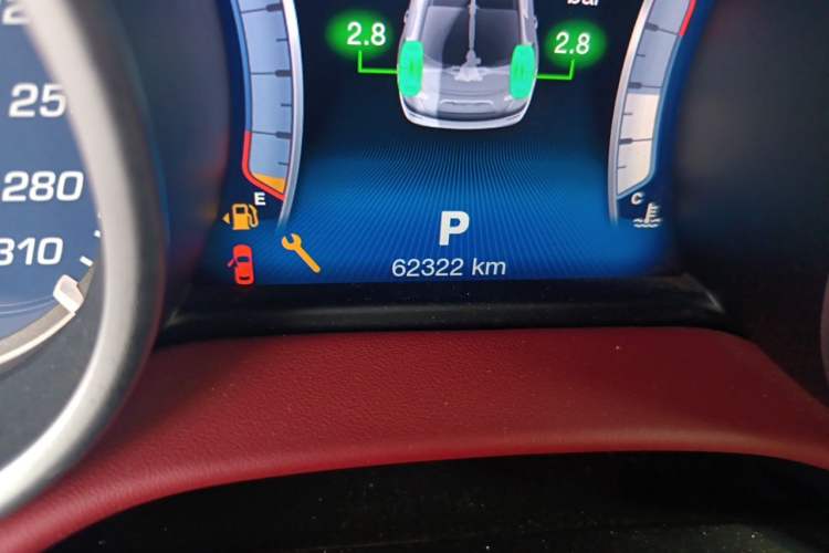 Used Maserati Ghibli 2017 3.0T Standard Edition Odometer Close Up