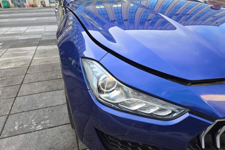 Used Maserati Ghibli 2017 3.0T Standard Edition Right Front Headlight