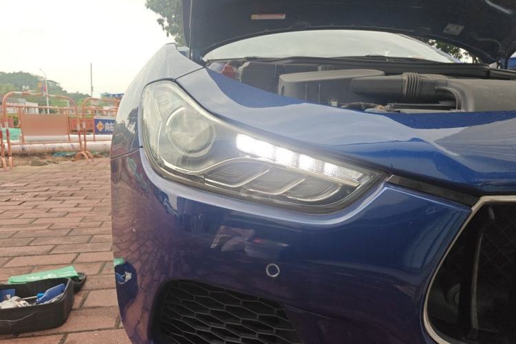 Used Maserati Ghibli 2017 3.0T Standard Edition Right Front Headlight