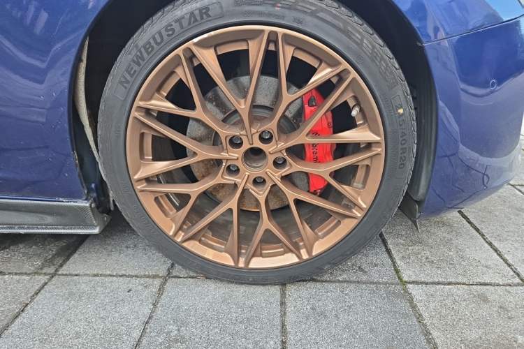 Used Maserati Ghibli 2017 3.0T Standard Edition Right Front Wheel Hub