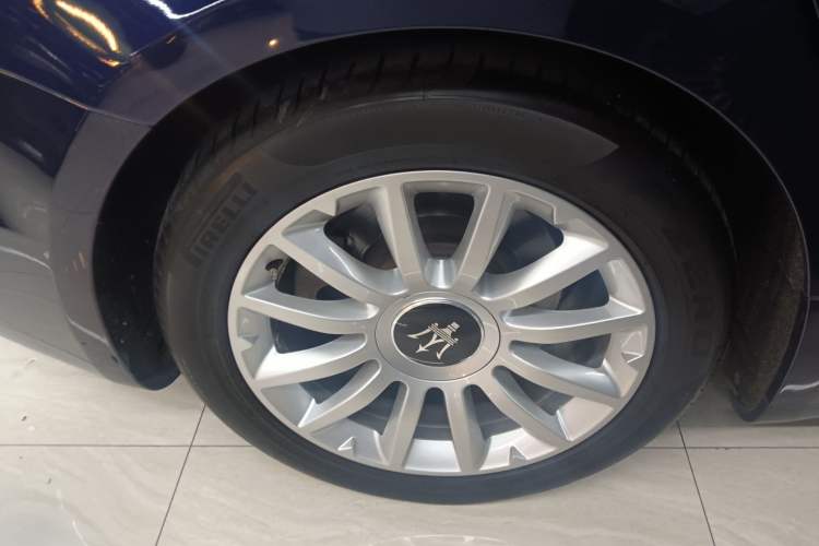 Used Maserati Ghibli 2017 3.0T Standard Edition Right Rear Wheel Hub