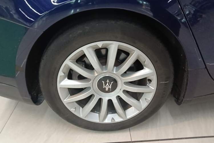 Used Maserati Ghibli 2017 3.0T Standard Edition Right Rear Wheel Hub