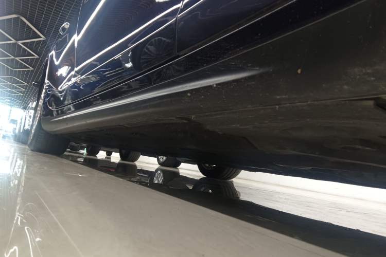 Used Maserati Ghibli 2017 3.0T Standard Edition Right Side Sill