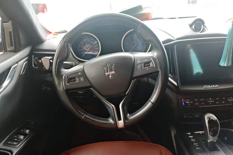 Used Maserati Ghibli 2017 3.0T Standard Edition Steering Wheel