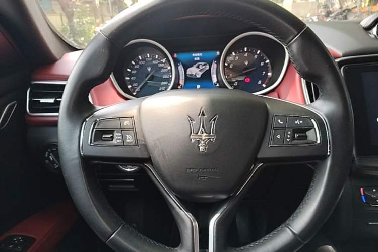 Used Maserati Ghibli 2017 3.0T Standard Edition Steering Wheel
