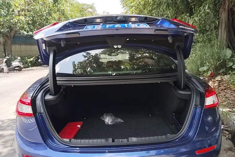 Used Maserati Ghibli 2017 3.0T Standard Edition Trunk