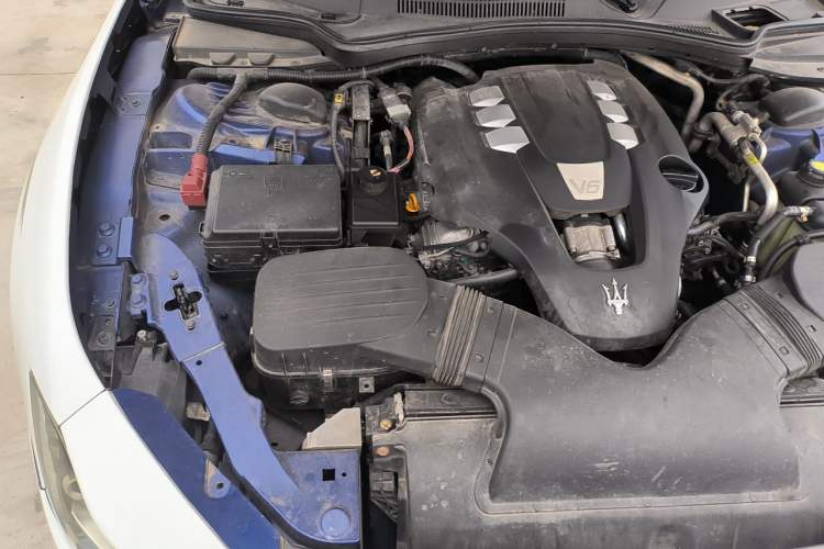 Used Maserati Ghibli 2017 3.0T Standard Edition Engine Bay Right