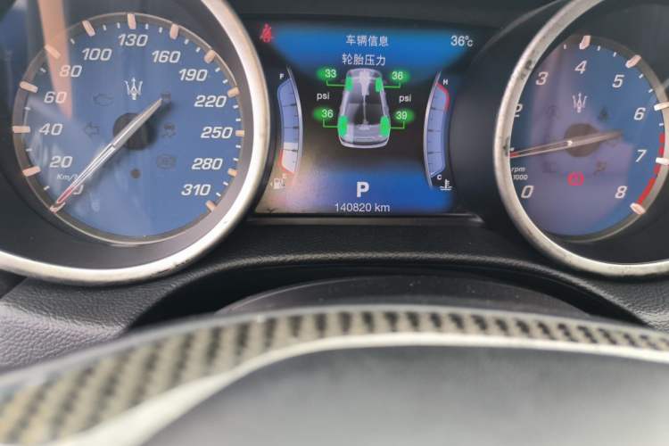 Used Maserati Ghibli 2017 3.0T Standard Edition Odometer Close Up