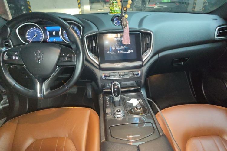 Used Maserati Ghibli 2017 3.0T Standard Edition Center Console