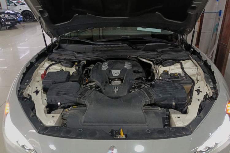 Used Maserati Ghibli 2017 3.0T Standard Edition Engine Bay