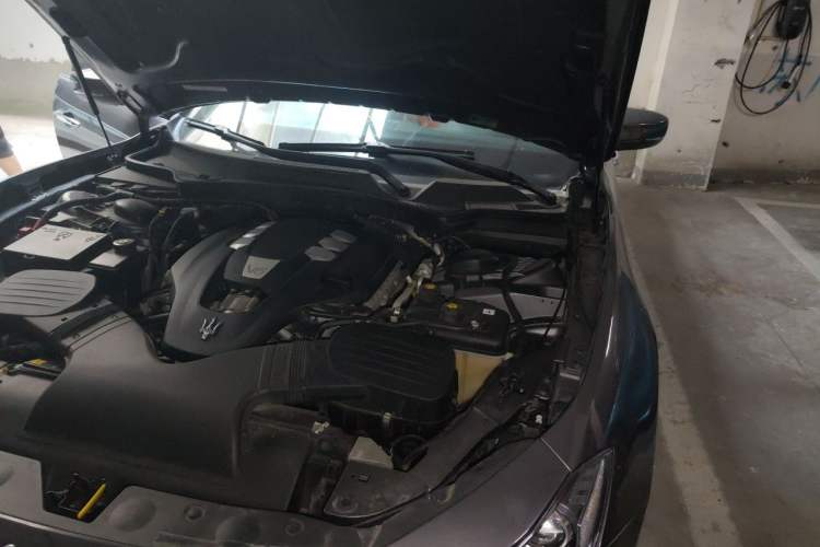Used Maserati Ghibli 2017 3.0T Standard Edition Engine Bay Left